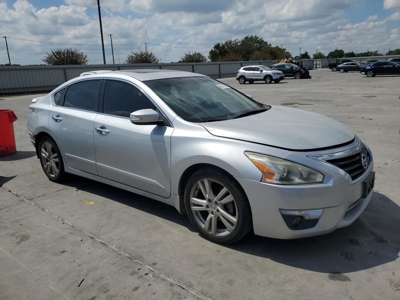 2014 Nissan Altima - Image 4