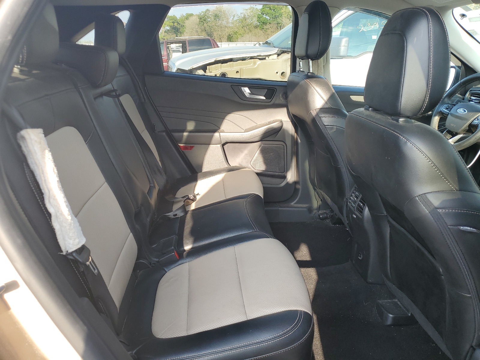 1FMCU0DZ9MUB05561 2021 Ford Escape Titanium