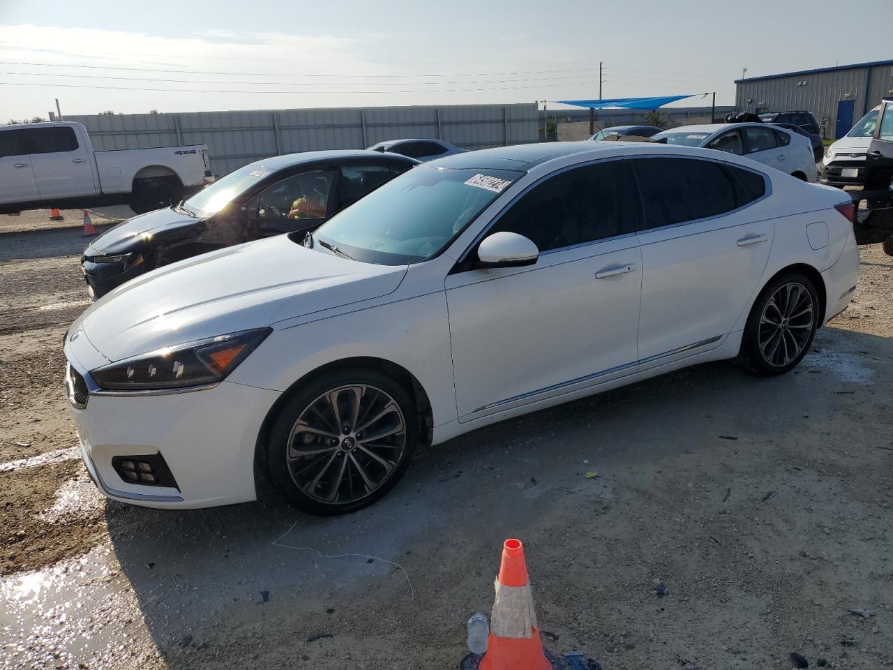2017 Kia Cadenza Premium VIN: KNALC4J17H5087779 Lot: 64502214