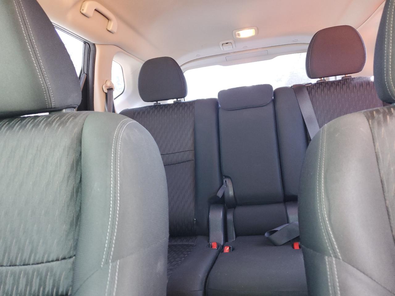 2018 Nissan Rogue - Image 10