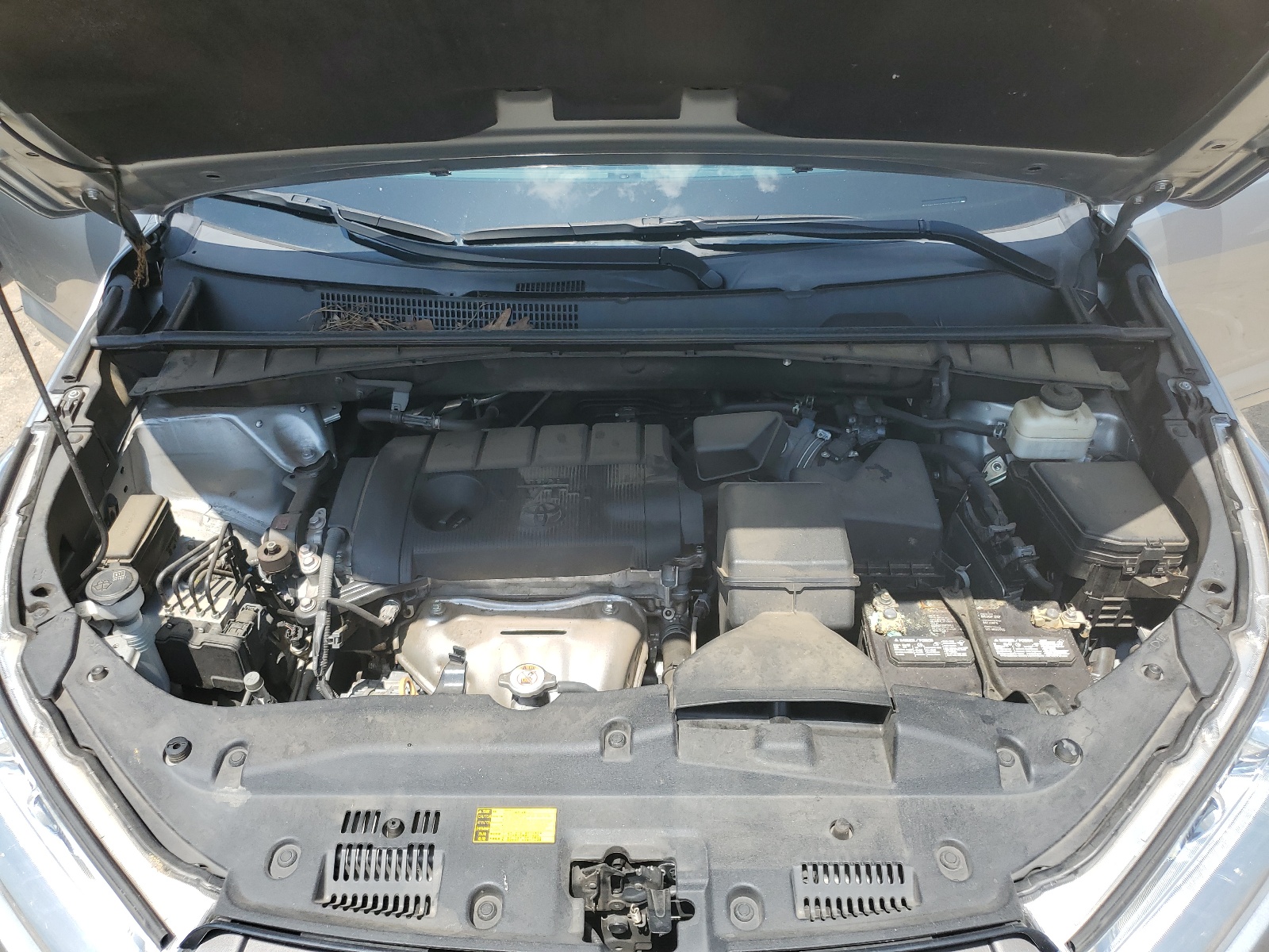 5TDZARFH1JS040205 2018 Toyota Highlander Le