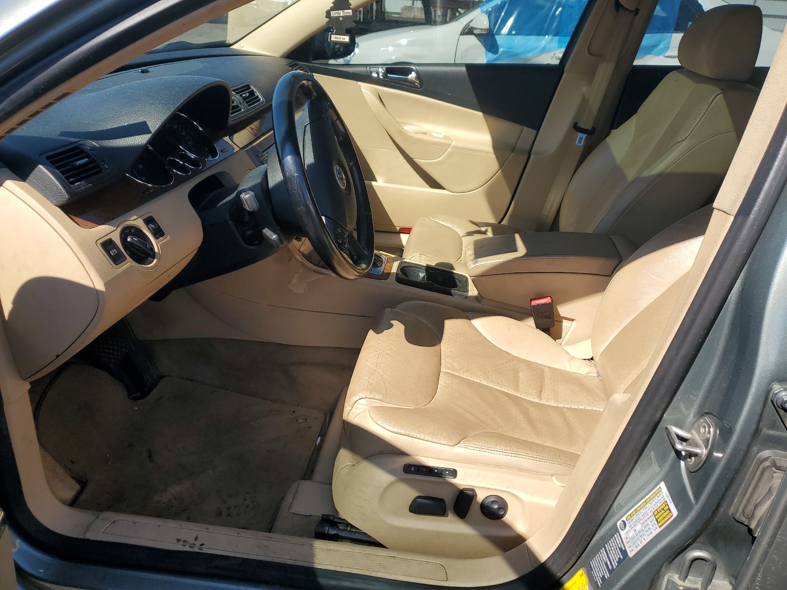 WVWFU73C86P166389 2006 Volkswagen Passat 3.6L 4Motion Luxury