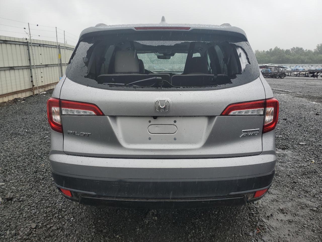 5FNYF6H22NB001573 2022 Honda Pilot Se