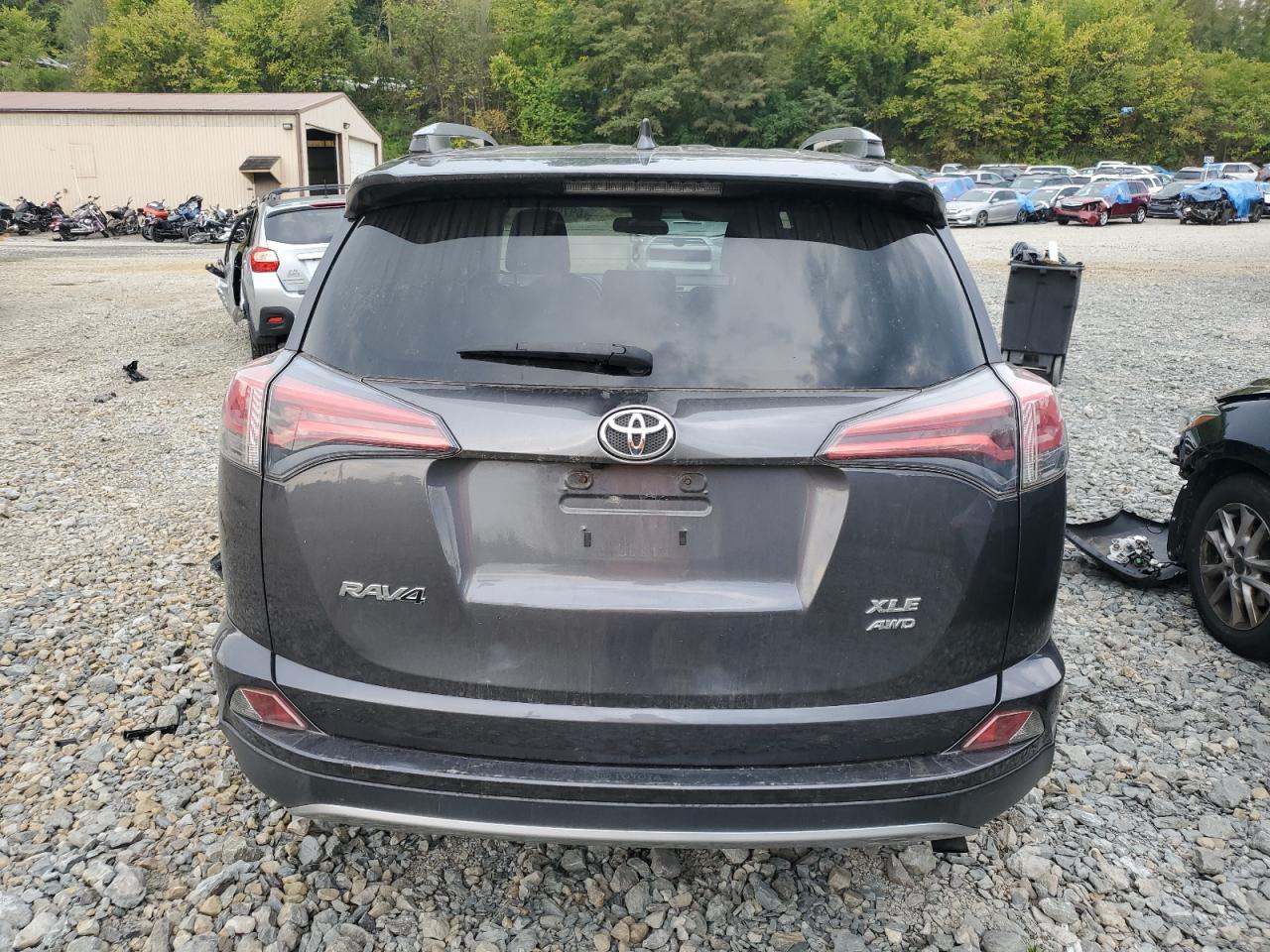 2017 Toyota Rav4 Xle VIN: JTMRFREV8HJ129611 Lot: 69792644