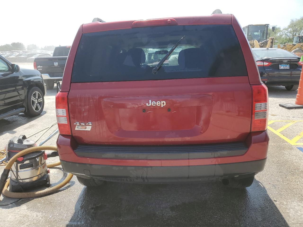 VIN 1C4NJRBB6ED835588 2014 JEEP PATRIOT no.6