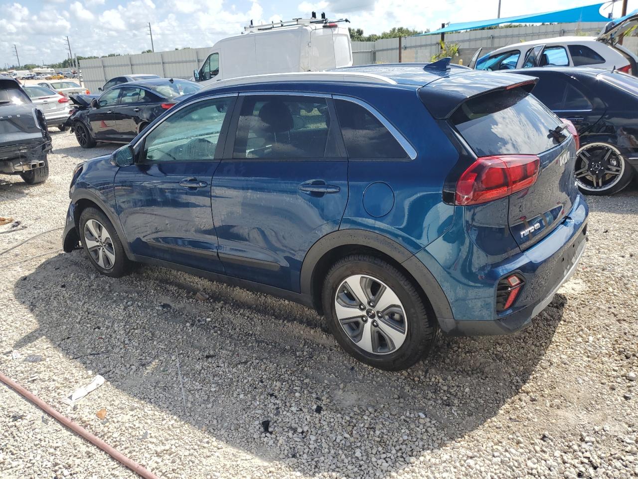 KNDCB3LC8N5529513 2022 KIA NIRO - Image 2