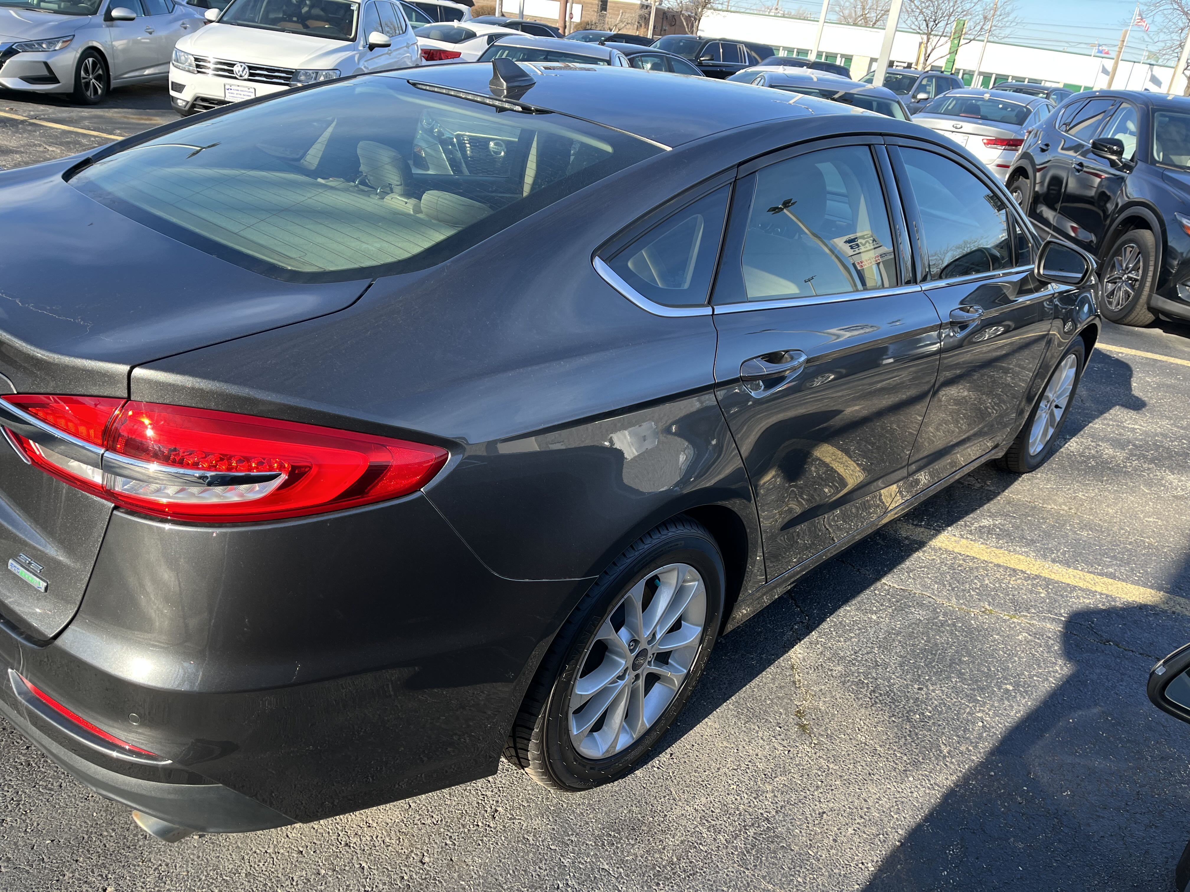 2019 Ford Fusion Se vin: 3FA6P0HD4KR128988