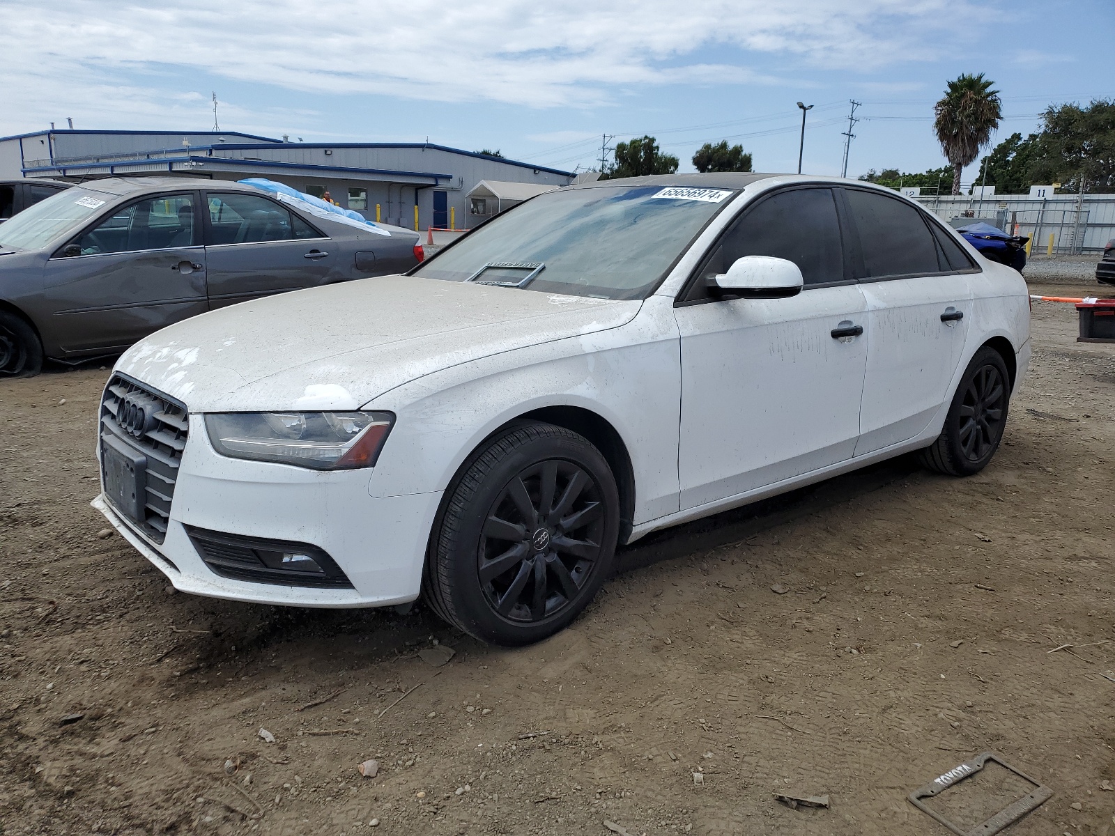 2013 Audi A4 Premium vin: WAUAFAFLXDN023446