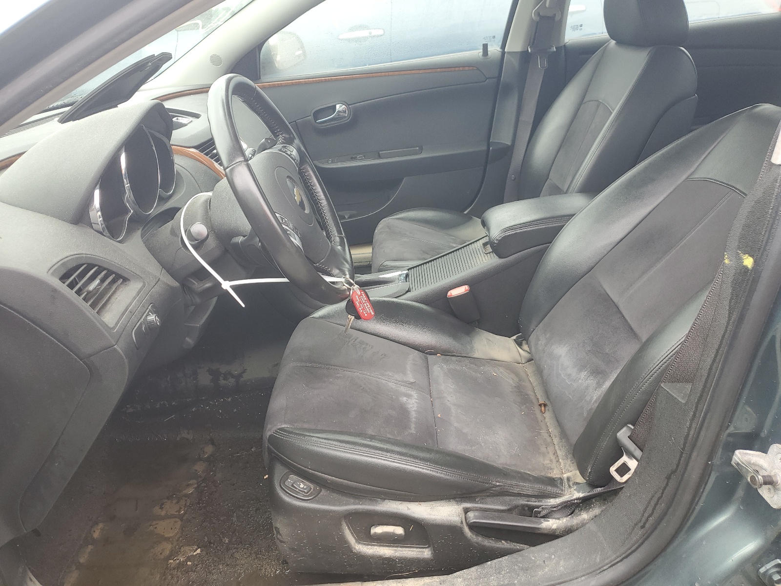 1G1ZJ57B294204144 2009 Chevrolet Malibu 2Lt