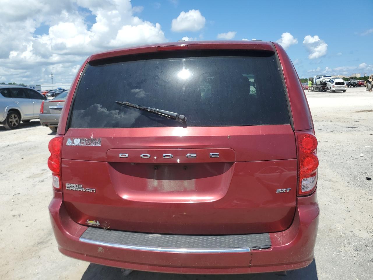 2015 Dodge Grand Caravan Sxt VIN: 2C4RDGCG3FR635922 Lot: 69413404