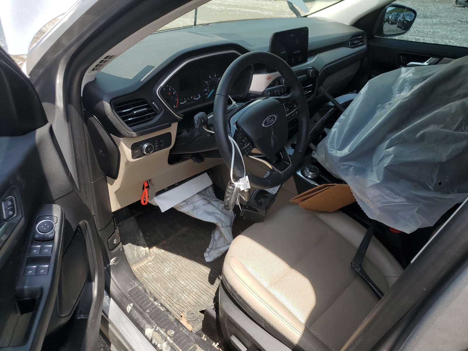 1FMCU9H61NUB68353 2022 Ford Escape Sel