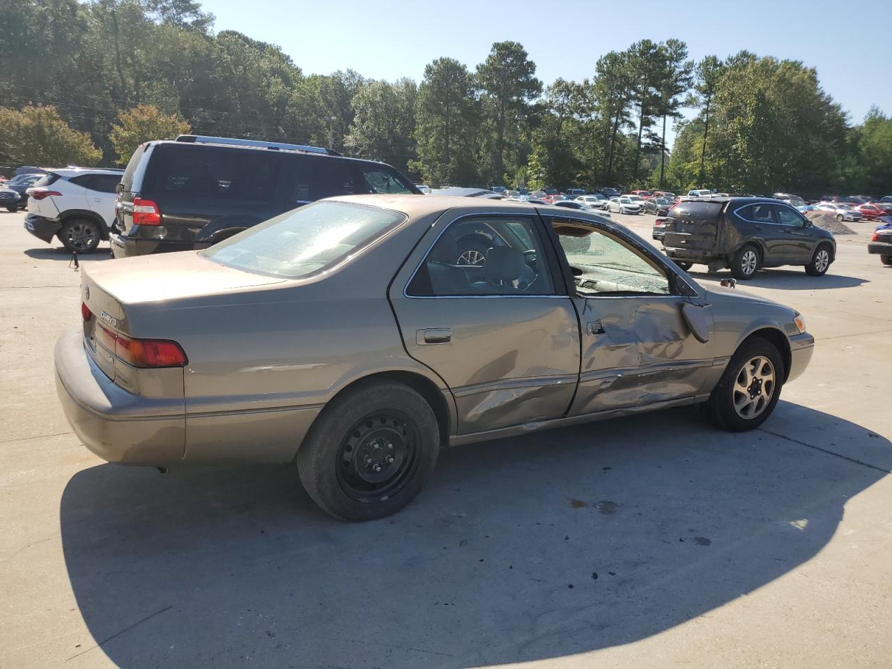 1999 Toyota Camry Le VIN: JT2BF28K2X0160845 Lot: 68996634