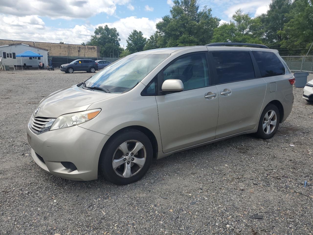 2015 Toyota Sienna Le VIN: 5TDKK3DC5FS550681 Lot: 68120284