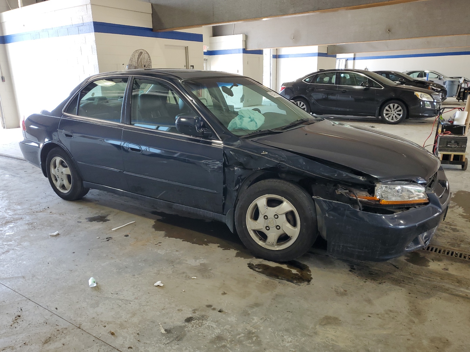 1HGCG6688YA006192 2000 Honda Accord Ex