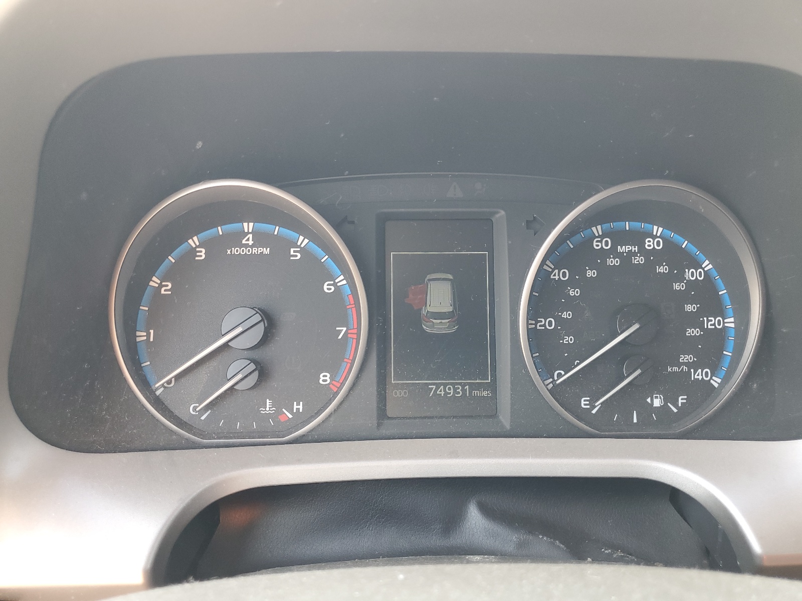 2T3BFREV6HW639989 2017 Toyota Rav4 Le