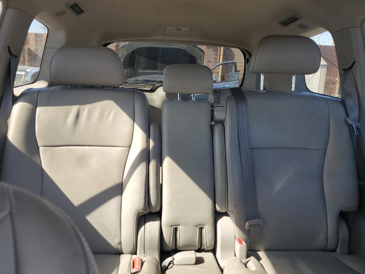 2011 Toyota Highlander Base VIN: 5TDBK3EH2BS051695 Lot: 68948474