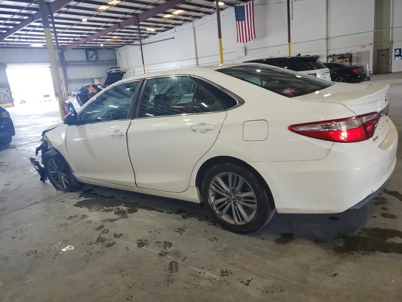 VIN 4T1BF1FK5FU907569 2015 TOYOTA CAMRY no.2