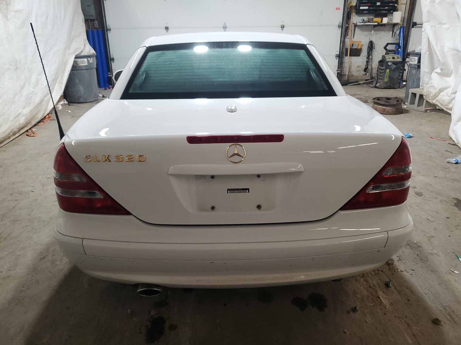 WDBKK65F61F174090 2001 Mercedes-Benz Slk 320