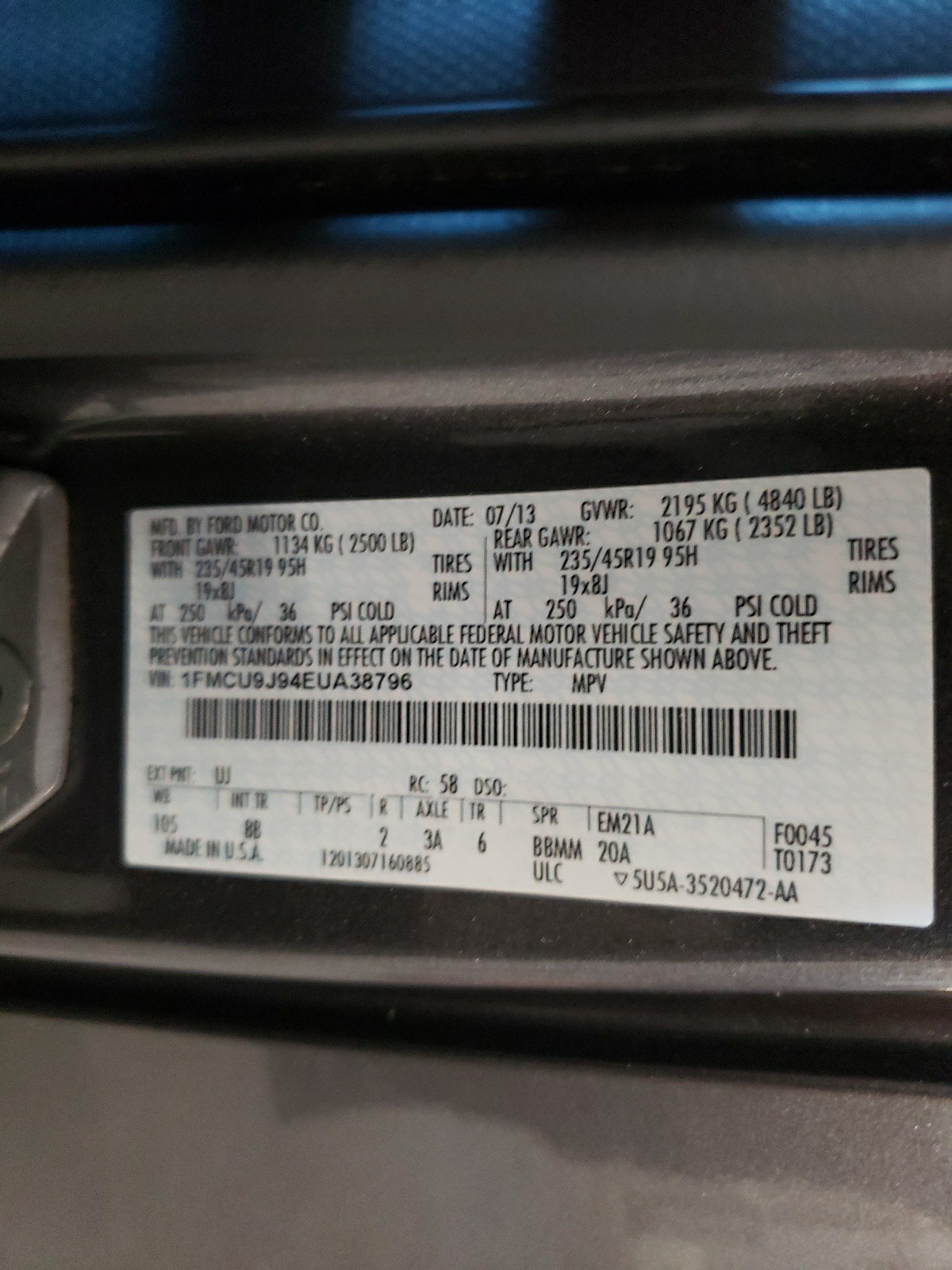 1FMCU9J94EUA38796 2014 Ford Escape Titanium