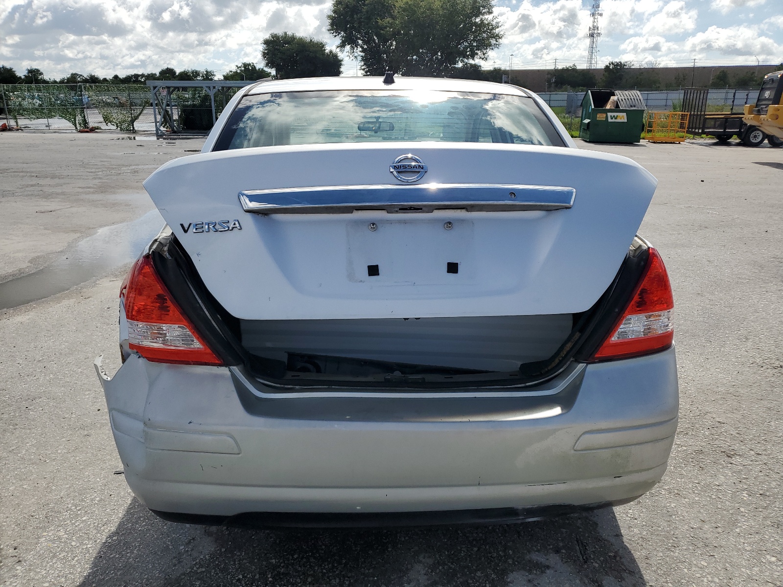 3N1BC1AP0BL360055 2011 Nissan Versa S