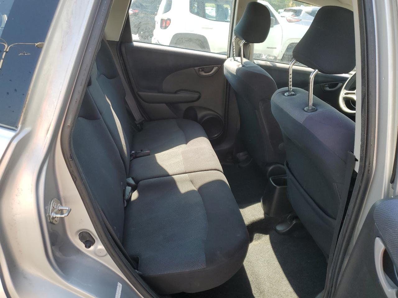 2011 Honda Fit - Image 10