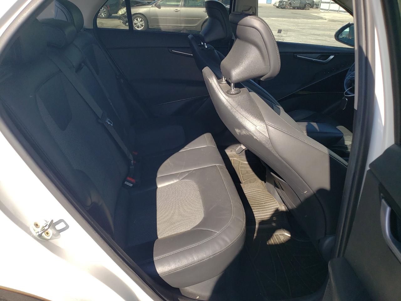 2023 Kia Niro - Image 11