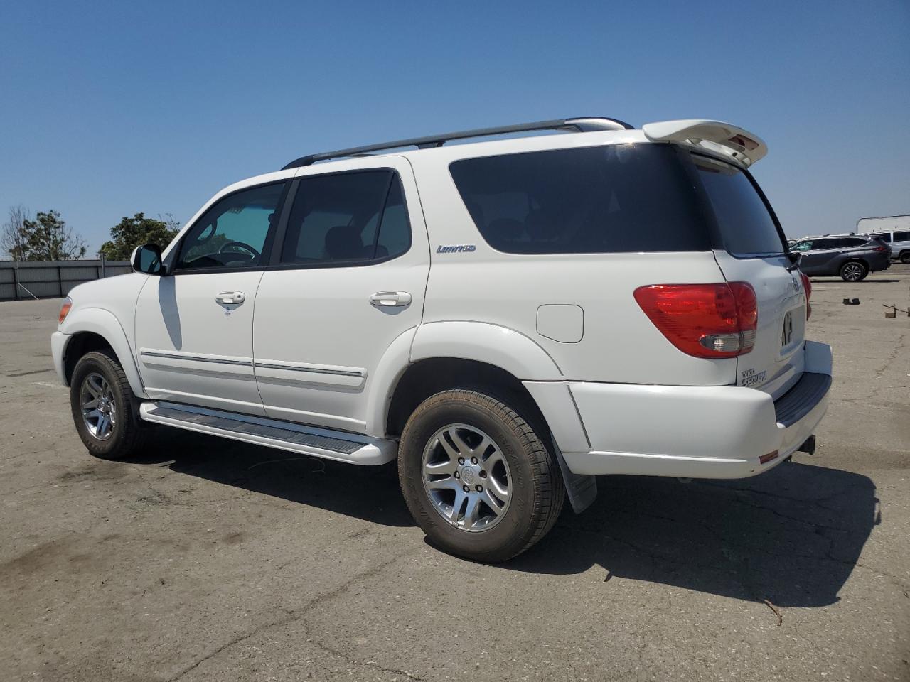 2005 Toyota Sequoia Limited VIN: 5TDZT38A25S260112 Lot: 66895874