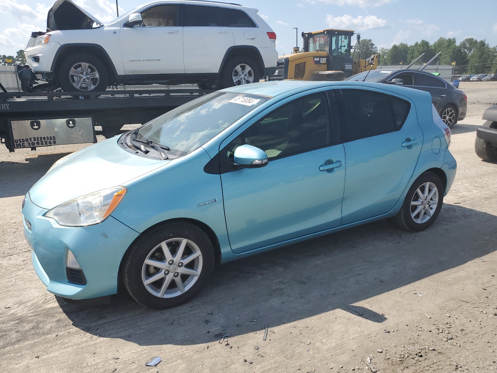 2013 Toyota Prius C vin: JTDKDTB3XD1058588