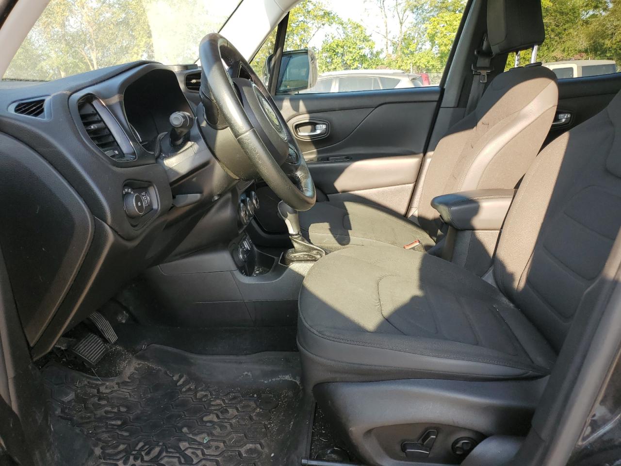 2016 Jeep Renegade - Image 7