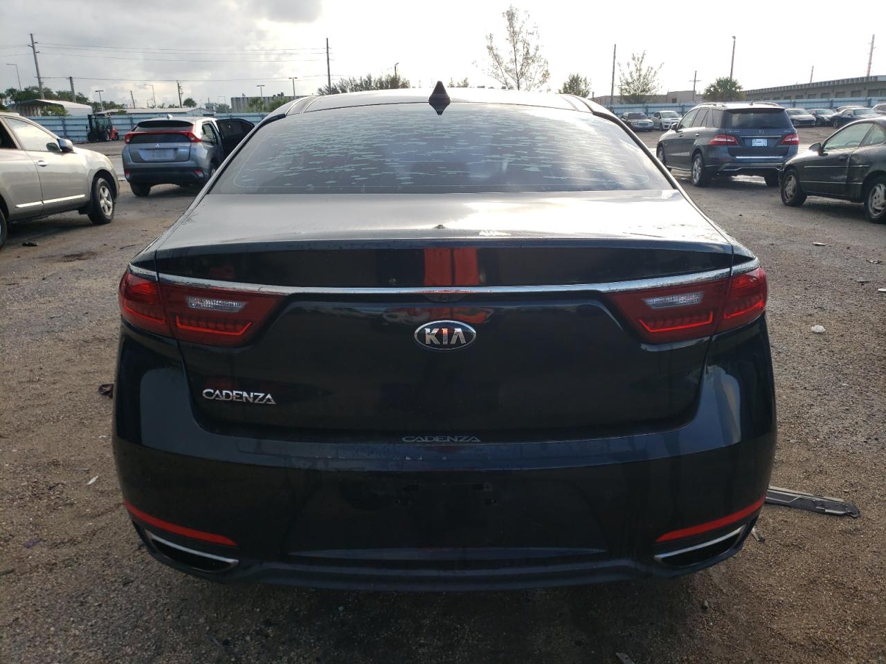 KNALC4J1XH5039385 2017 Kia Cadenza Premium