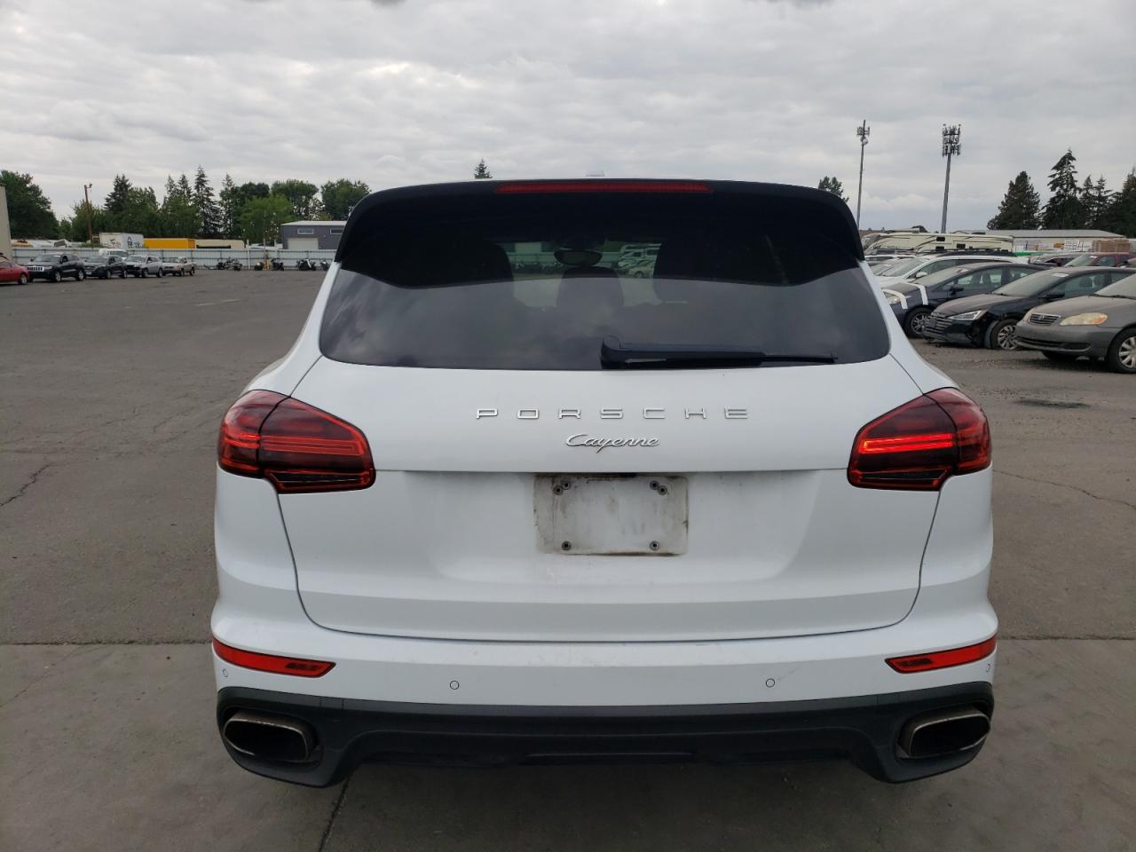 WP1AA2A26JKA03986 2018 Porsche Cayenne