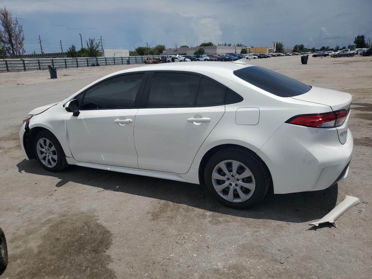 VIN 5YFEPMAEXMP218512 2021 TOYOTA COROLLA no.2