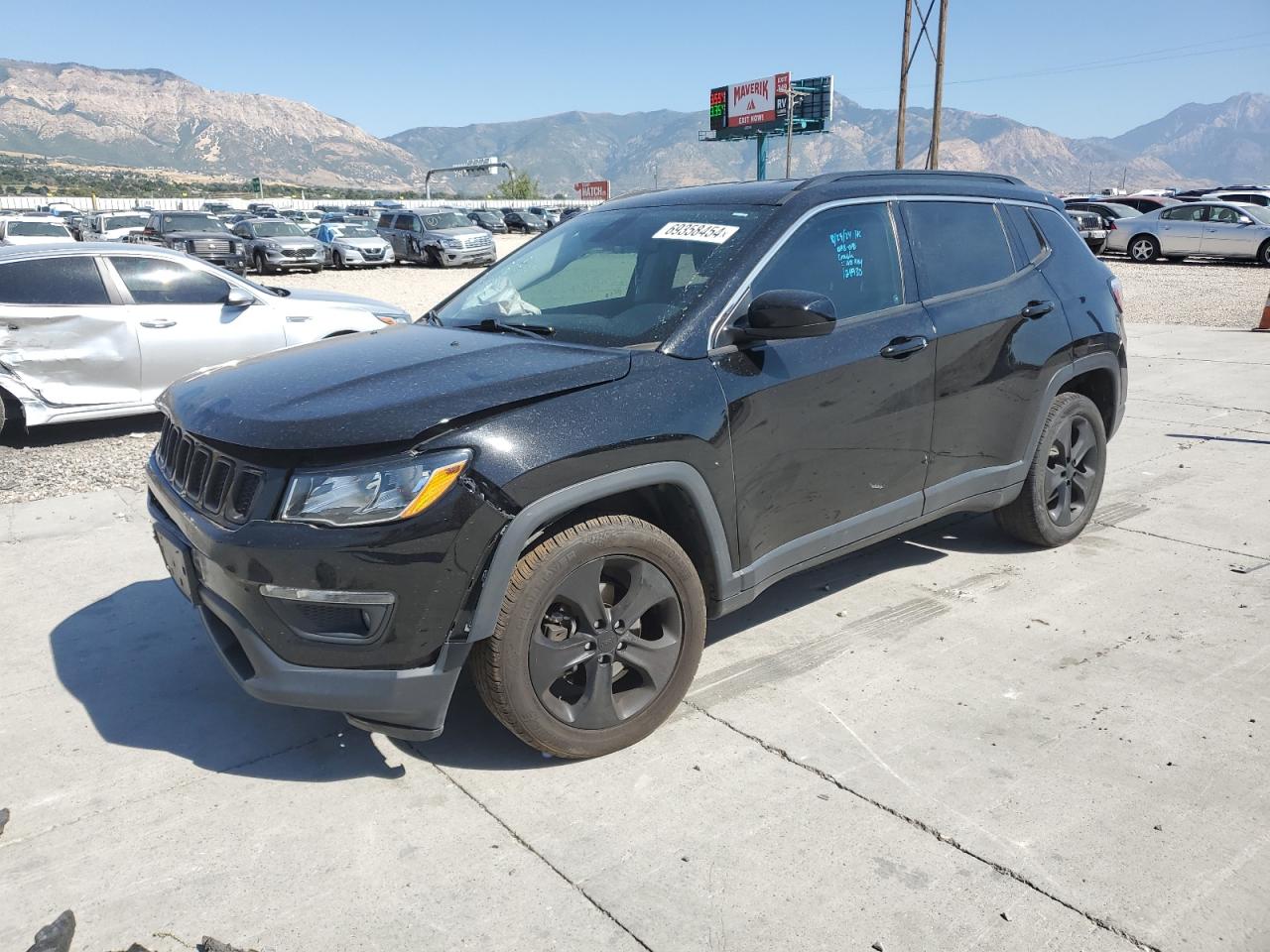 3C4NJCBB6JT124930 2018 JEEP COMPASS - Image 1