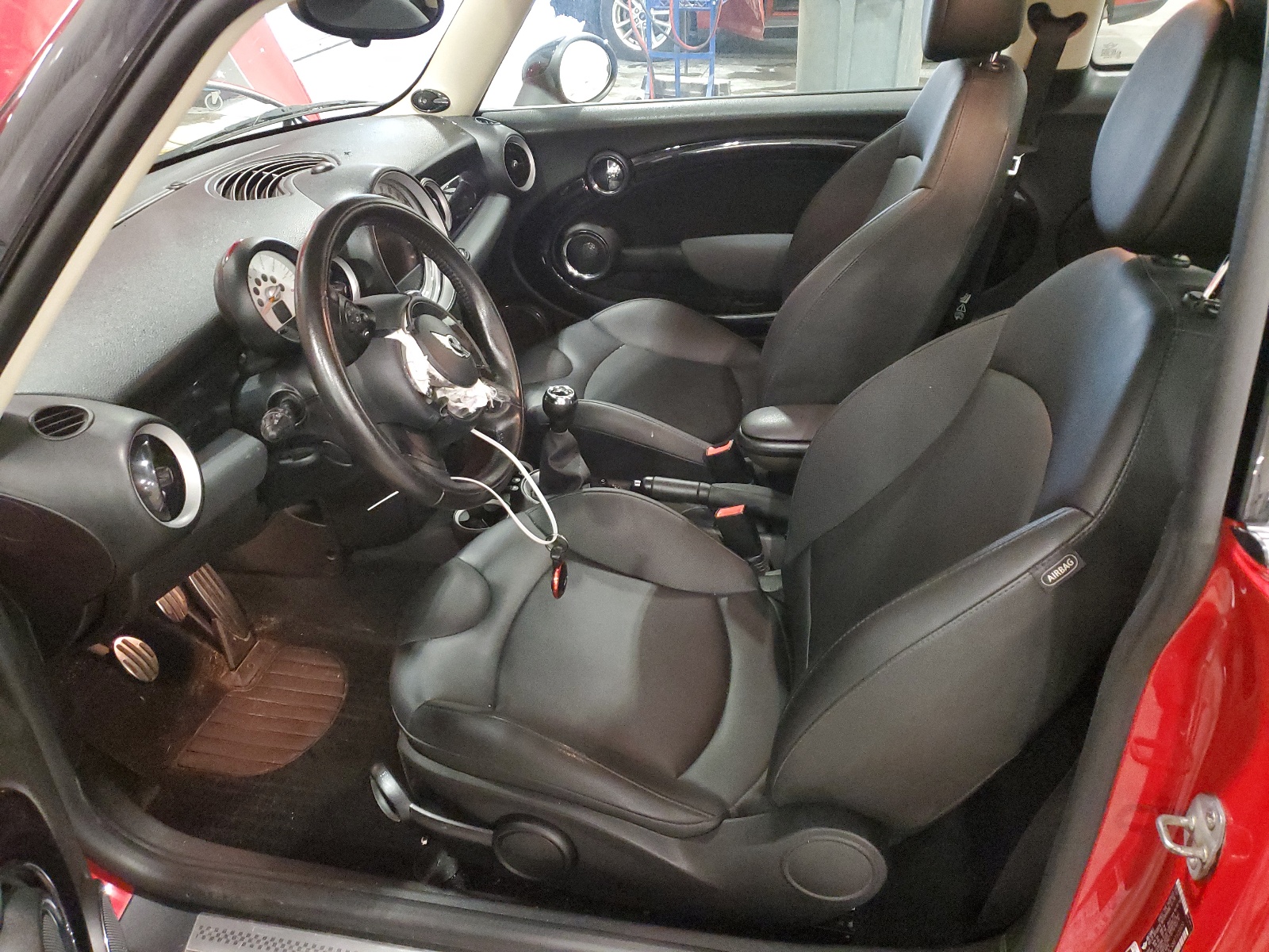 WMWSV3C58BTY20179 2011 Mini Cooper S