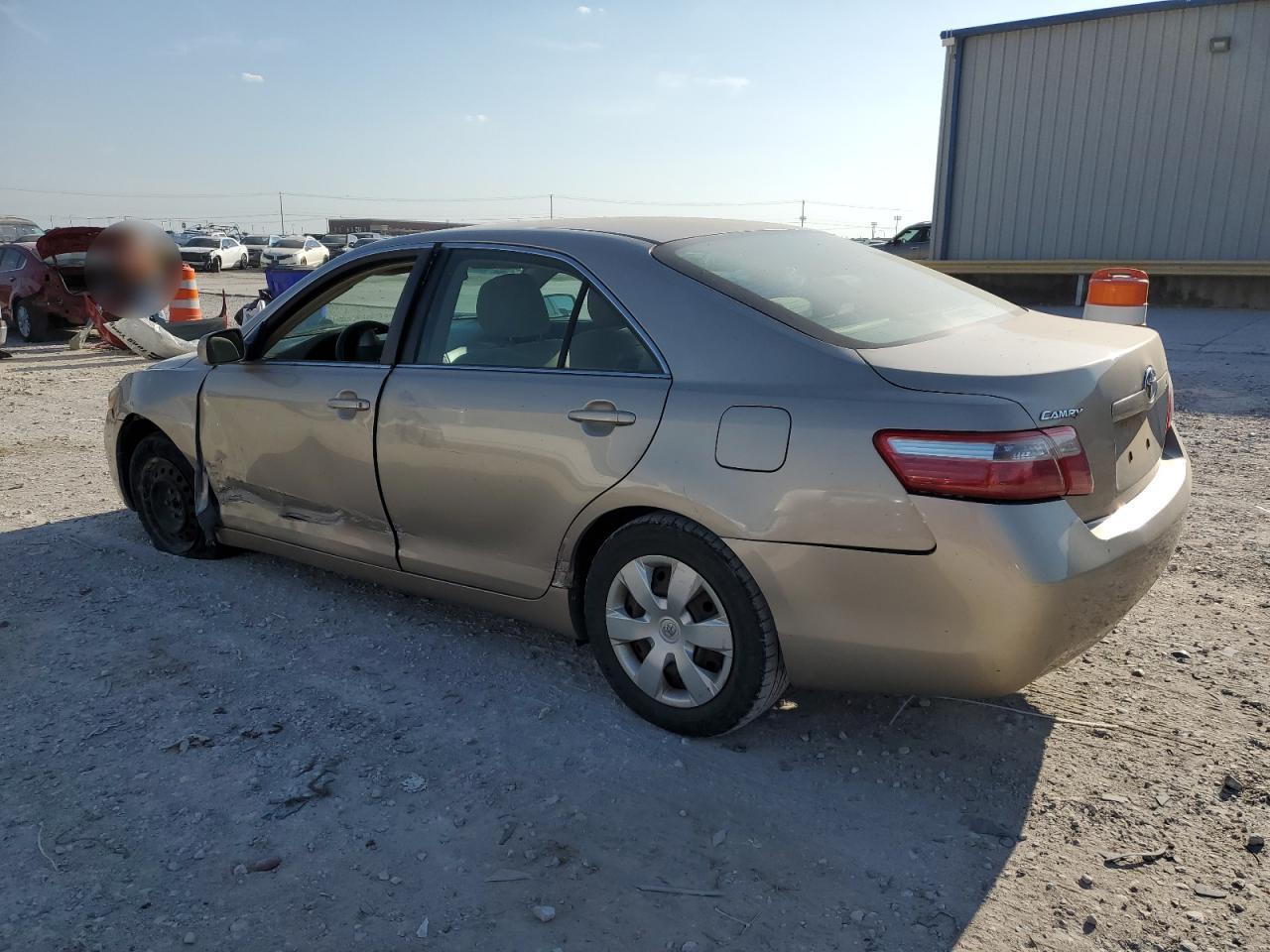 2009 Toyota Camry - Image 2