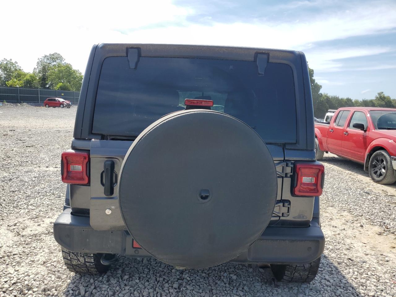 1C4HJXEN2KW596158 2019 Jeep Wrangler Unlimited Sahara