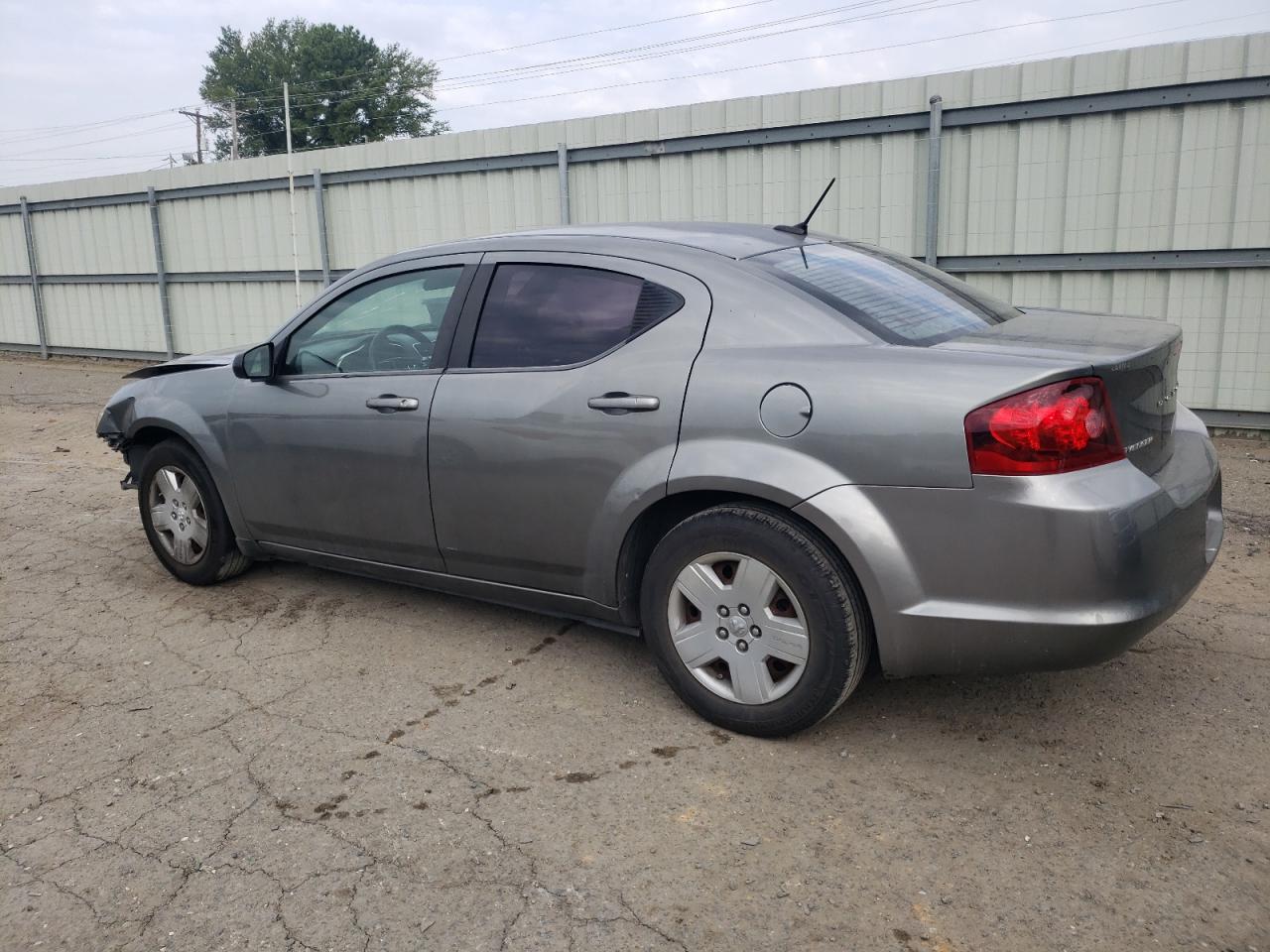 2013 Dodge Avenger - Image 2