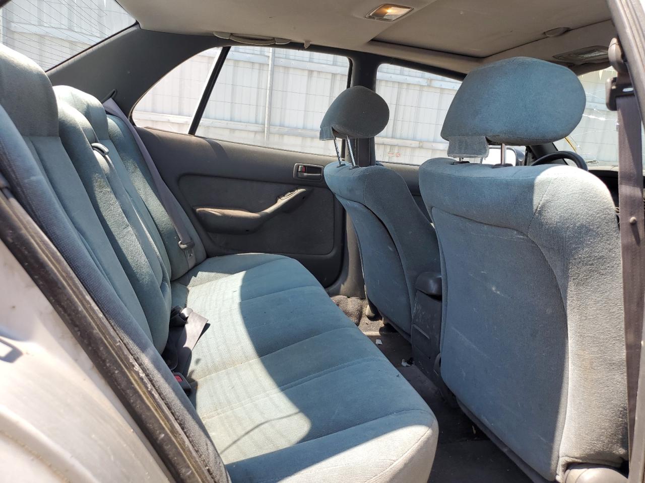 1992 Toyota Camry Le VIN: JT2VK12E8N0008975 Lot: 65648934