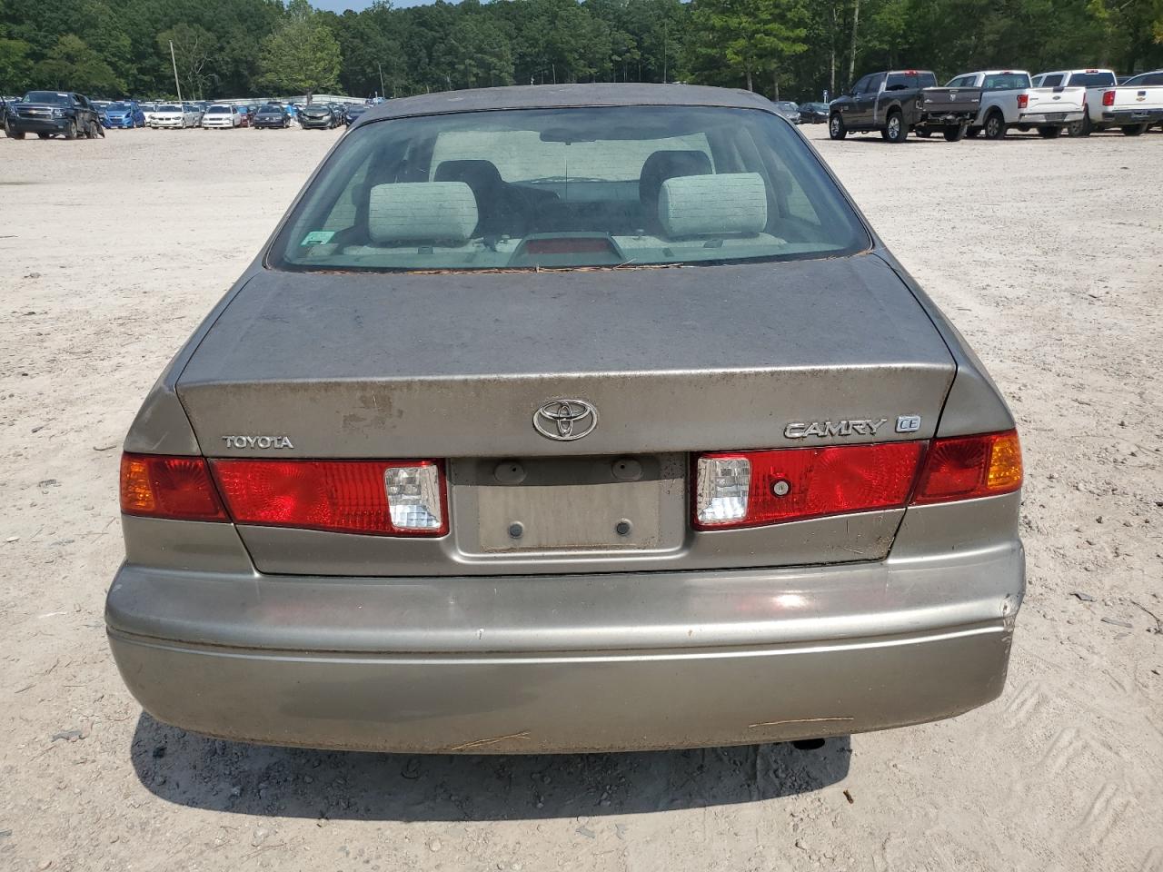 2000 Toyota Camry Ce VIN: 4T1BG22K3YU010410 Lot: 67969034