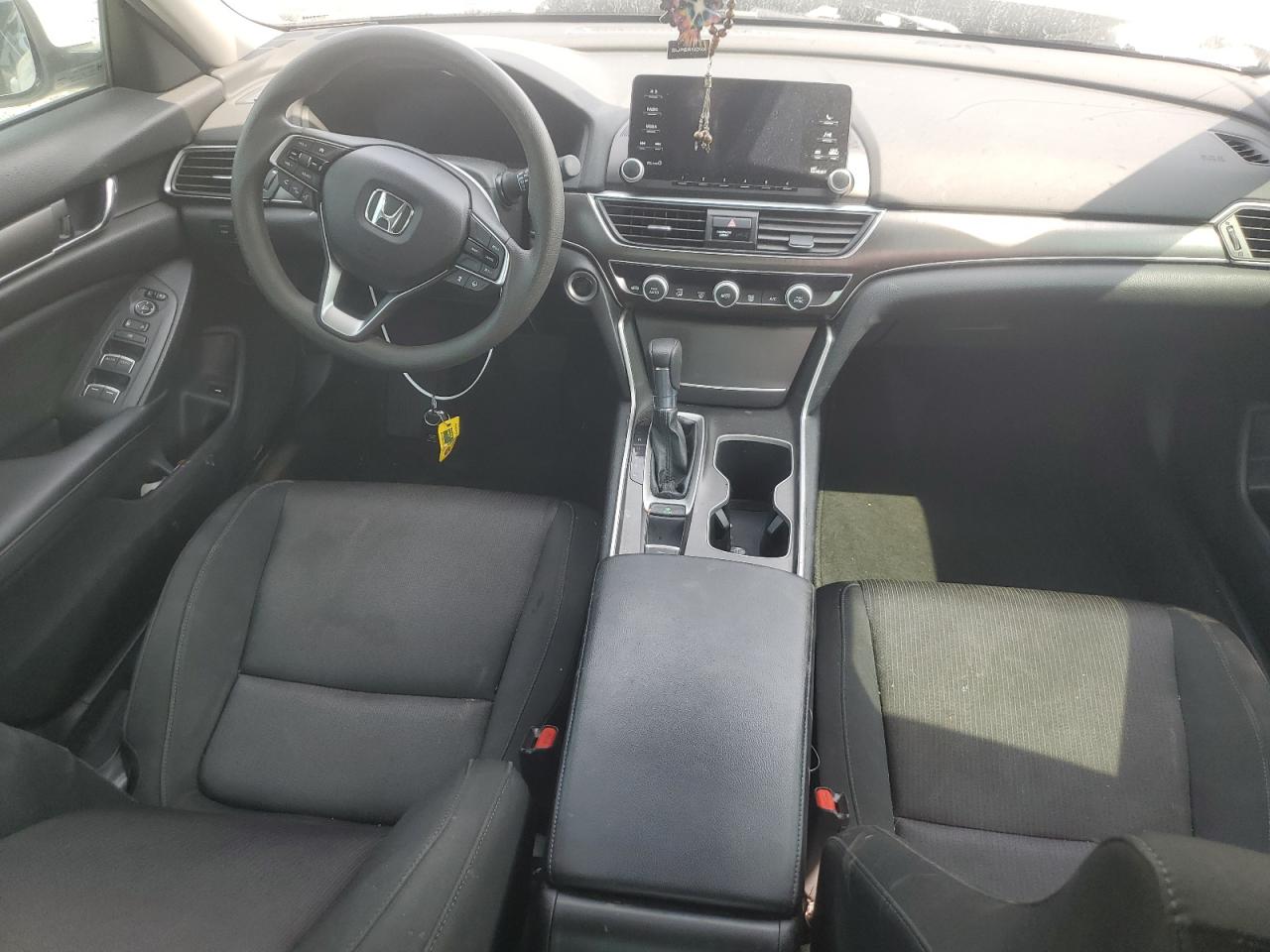 1HGCV1F16JA022862 2018 Honda Accord Lx