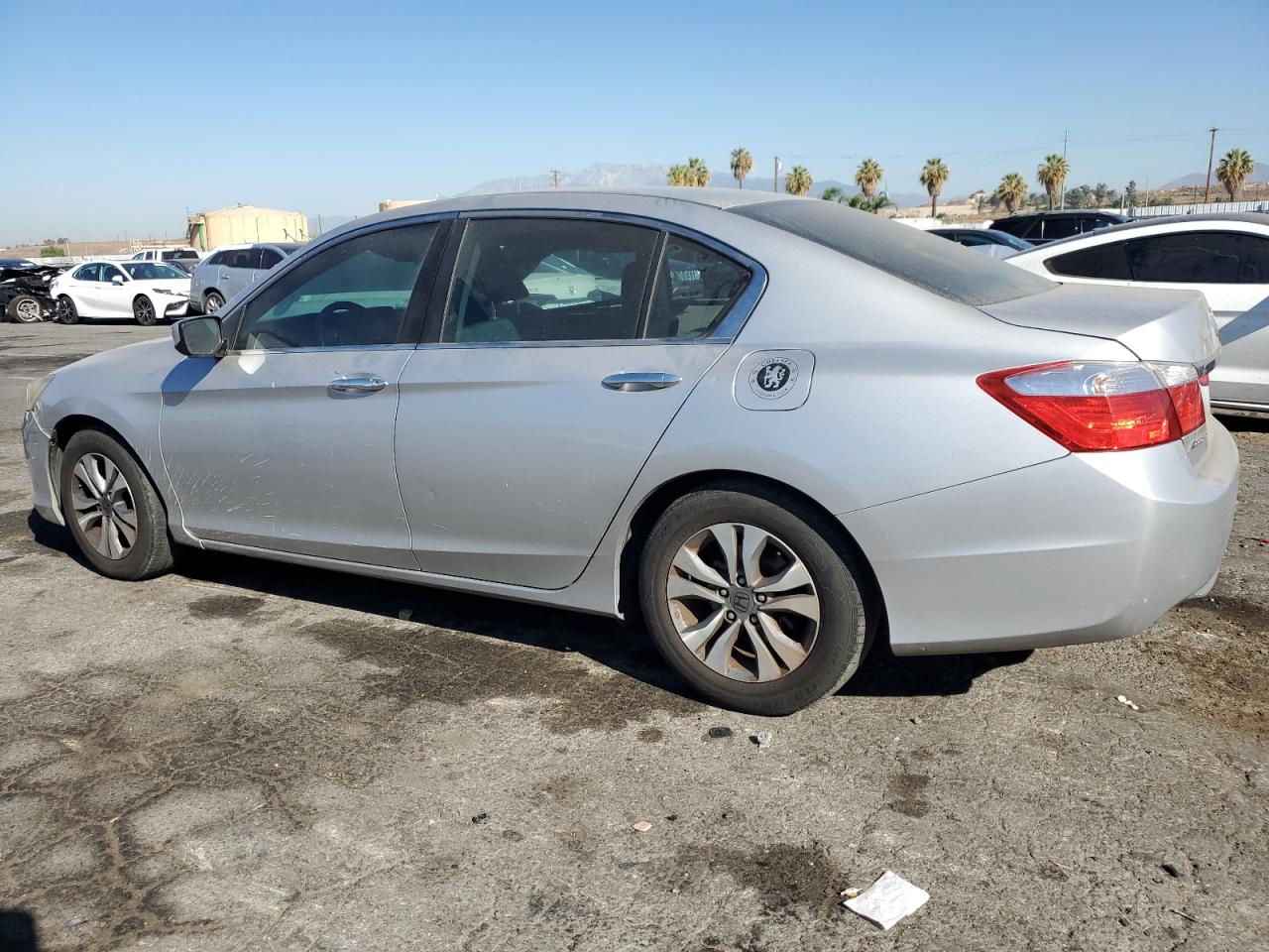 1HGCR2F39FA018601 2015 HONDA ACCORD - Image 2