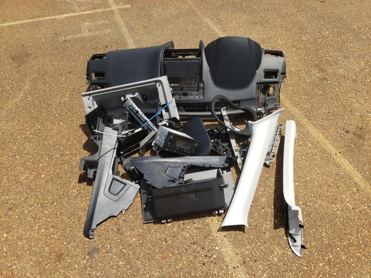 2015 Subaru Forester 2.5I VIN: JF2SJABC8FH819563 Lot: 67692434