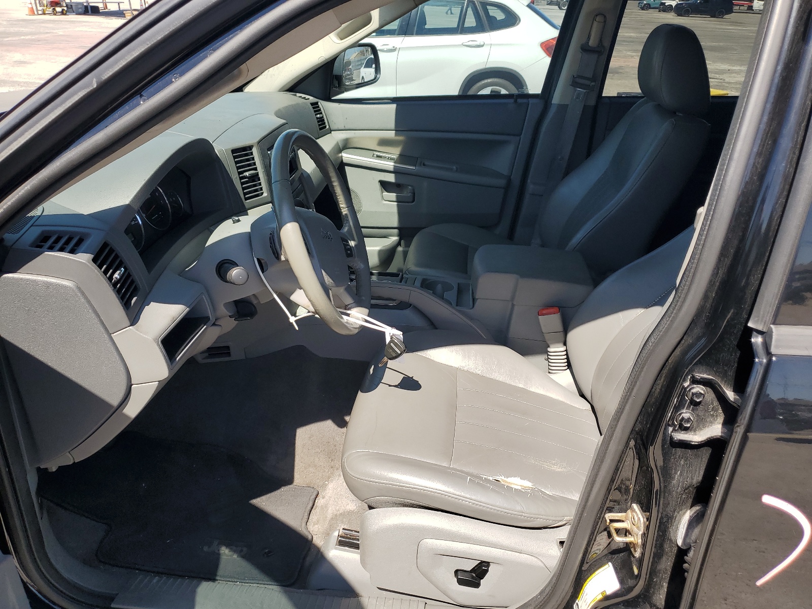 1J8HS48NX7C656812 2007 Jeep Grand Cherokee Laredo