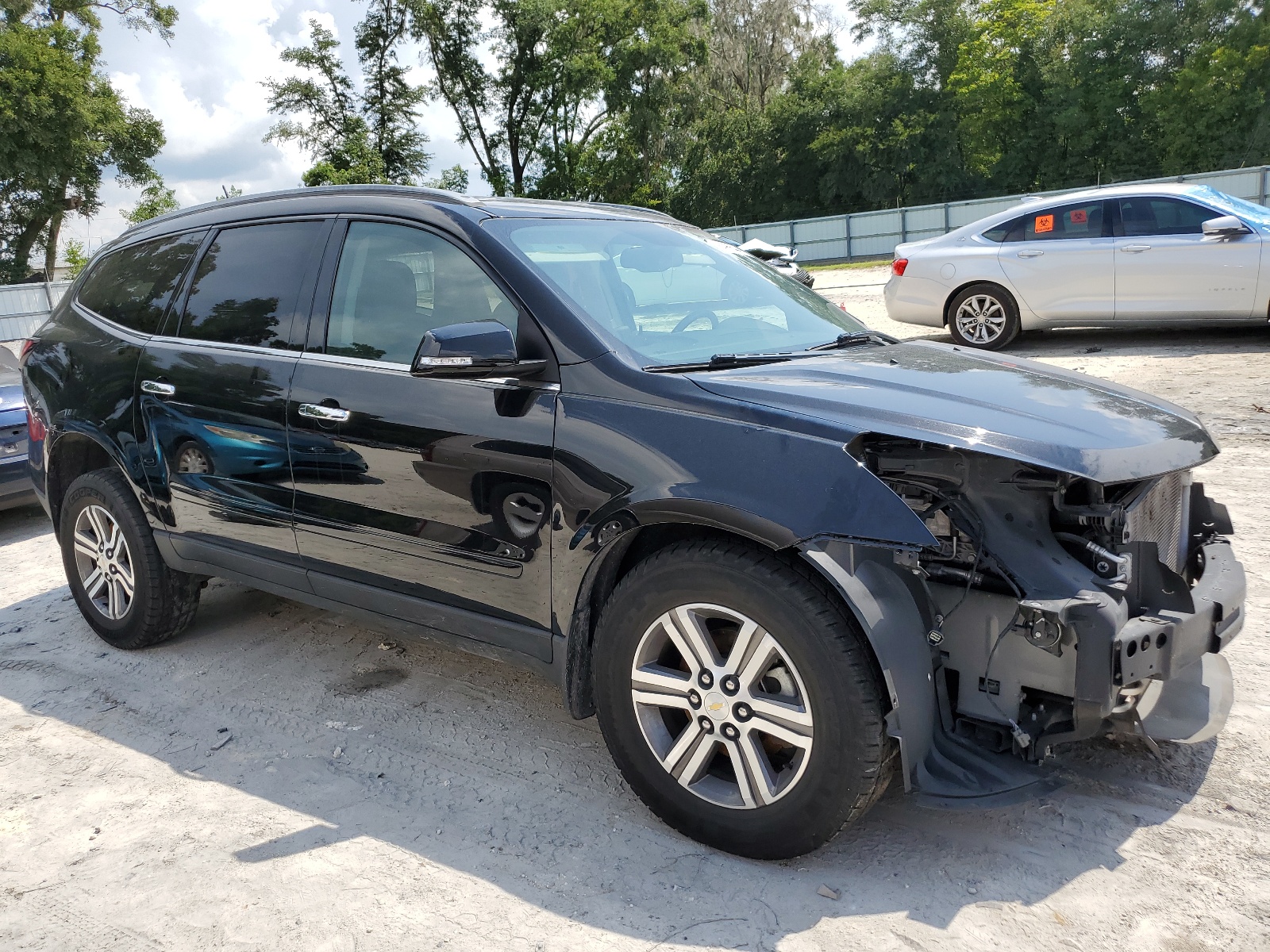 1GNKRHKD3HJ147813 2017 Chevrolet Traverse Lt