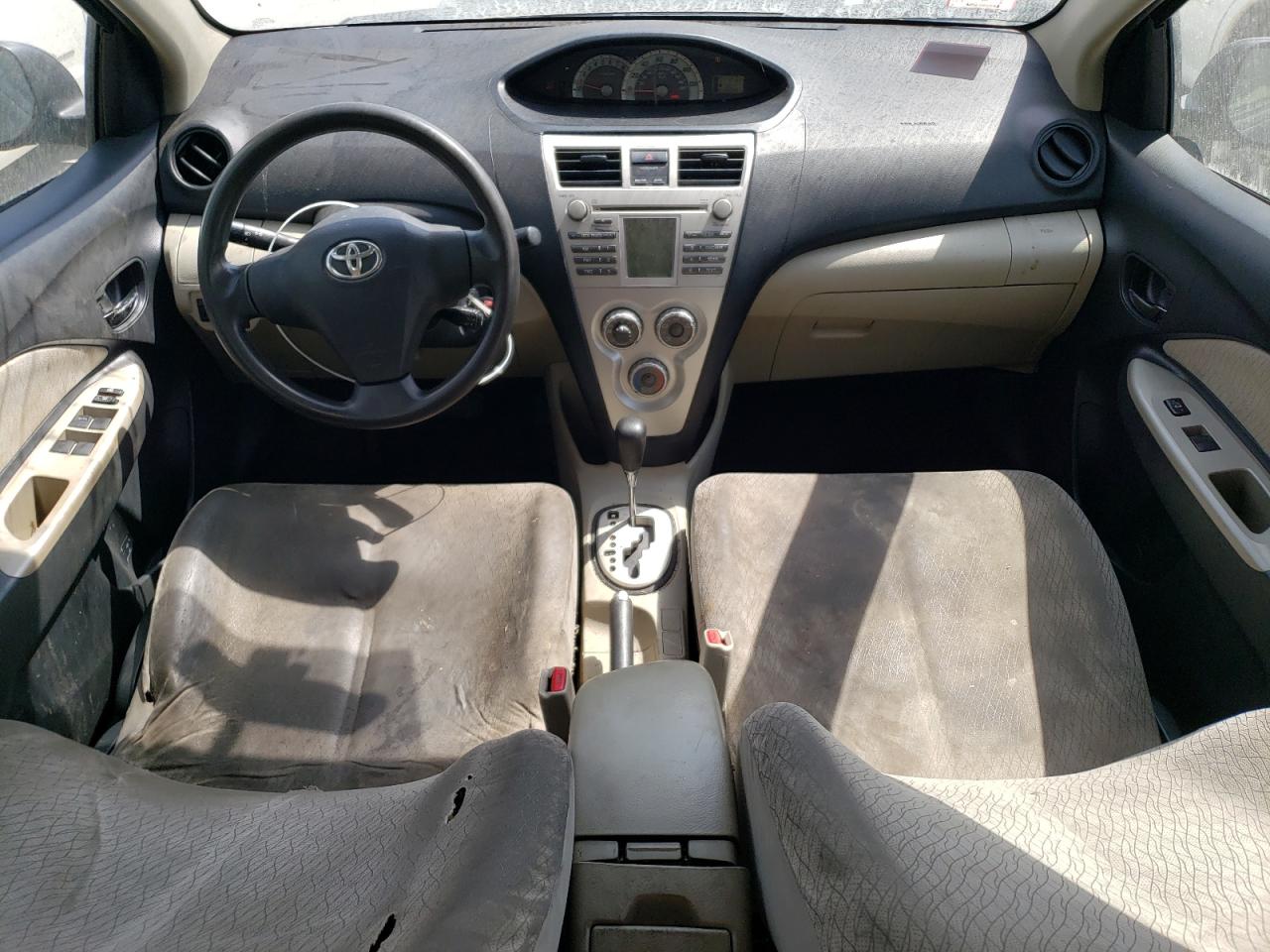 2008 Toyota Yaris VIN: JTDBT923281256190 Lot: 68147584