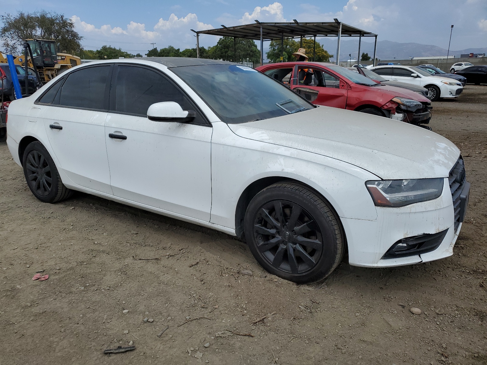 2013 Audi A4 Premium vin: WAUAFAFLXDN023446