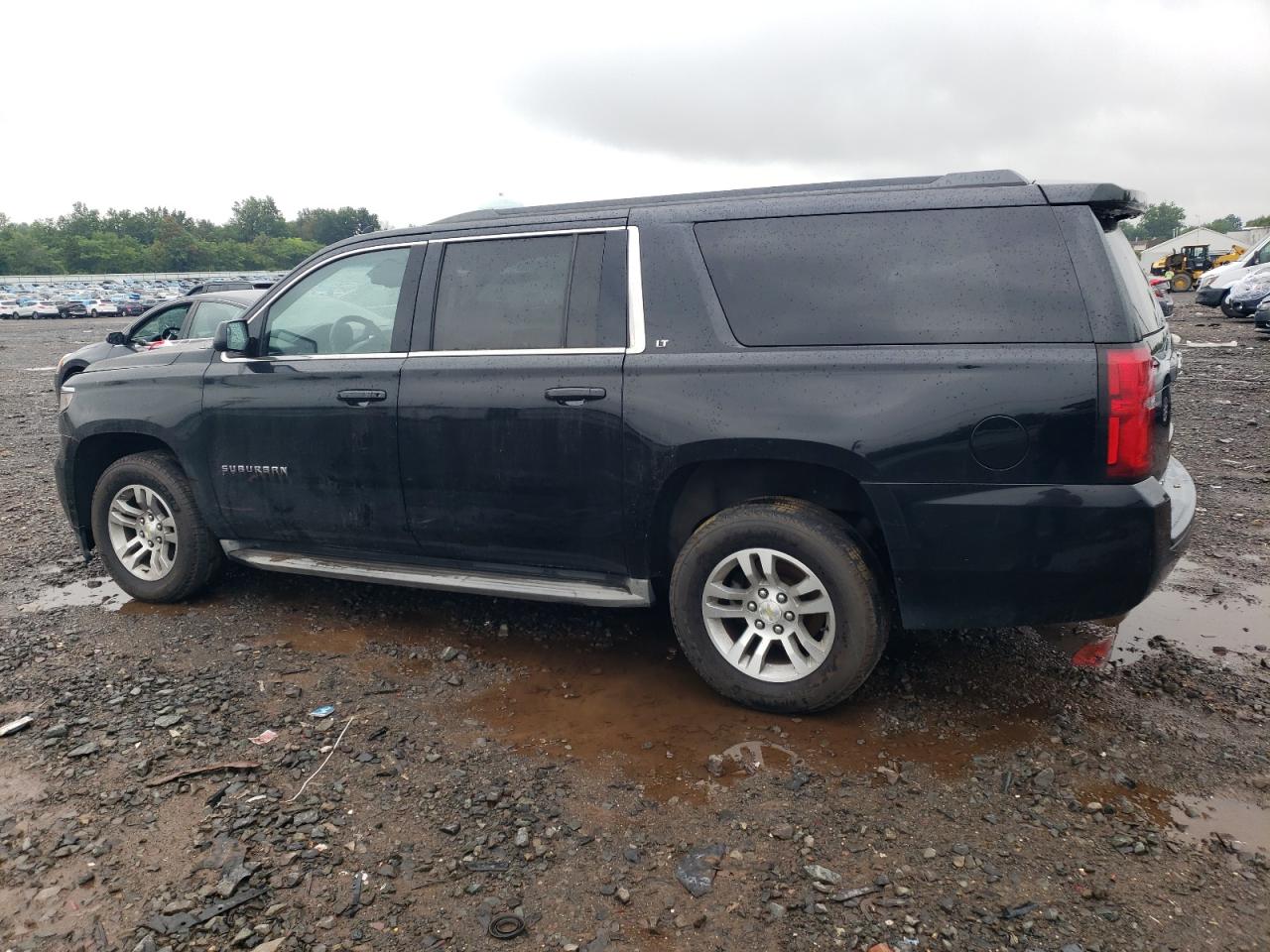 1GNSKJKC8FR272694 2015 CHEVROLET SUBURBAN - Image 2