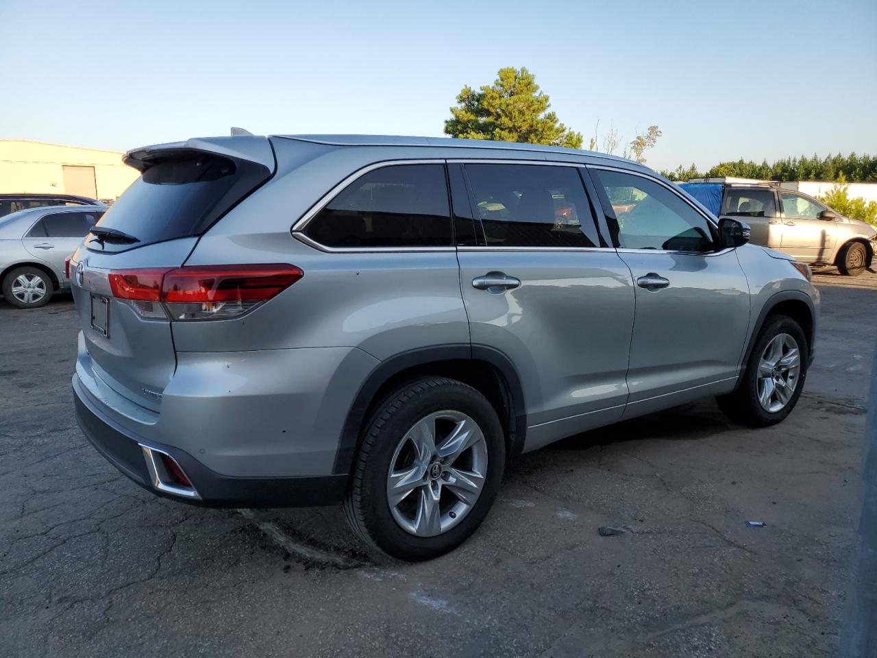 2018 Toyota Highlander Limited VIN: 5TDYZRFH0JS237709 Lot: 68892494