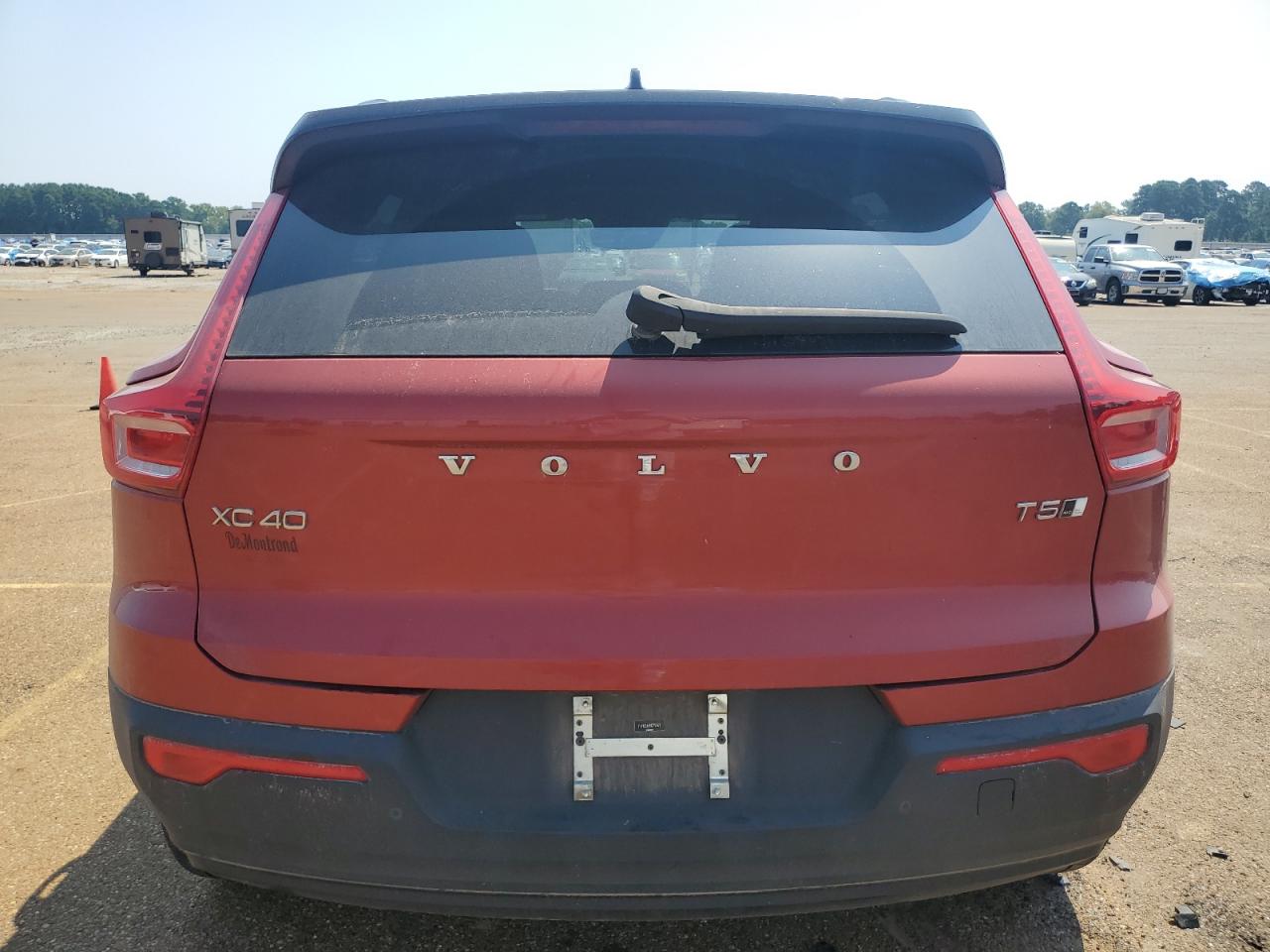 2022 Volvo Xc40 T5 R-Design VIN: YV4162UM3N2756474 Lot: 68248444