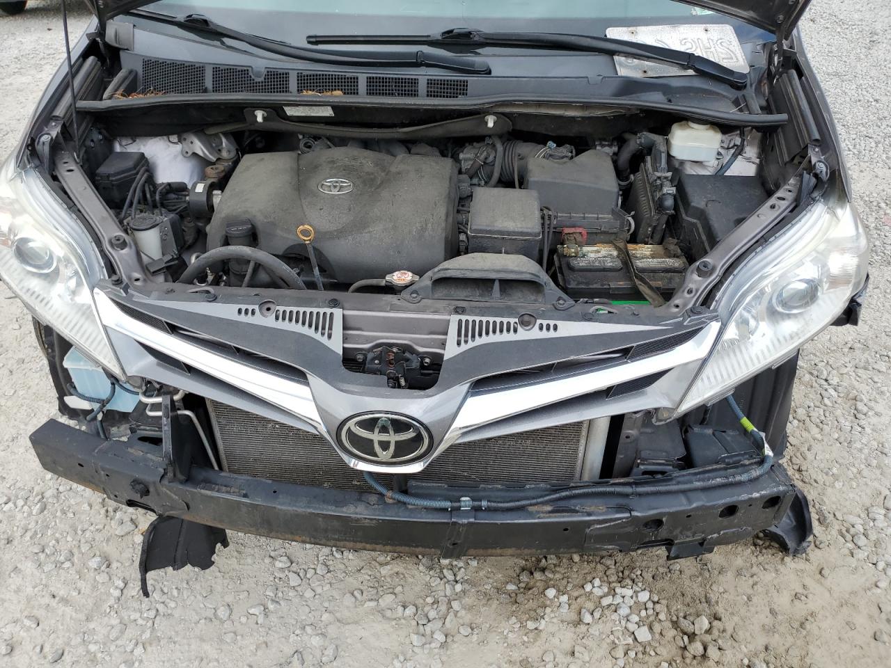 5TDYZ3DC6LS028501 2020 Toyota Sienna Xle